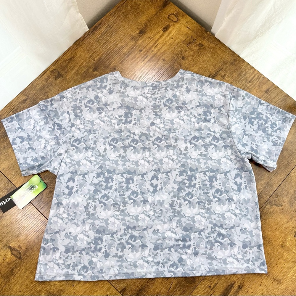 Women's Philadelphia Eagles Certo Gray Cropped Turnout Shirt, Medium - Picture 8 of 11